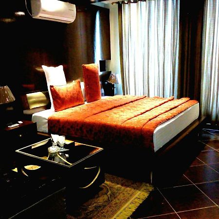Bling Hotel International 물탄 외부 사진