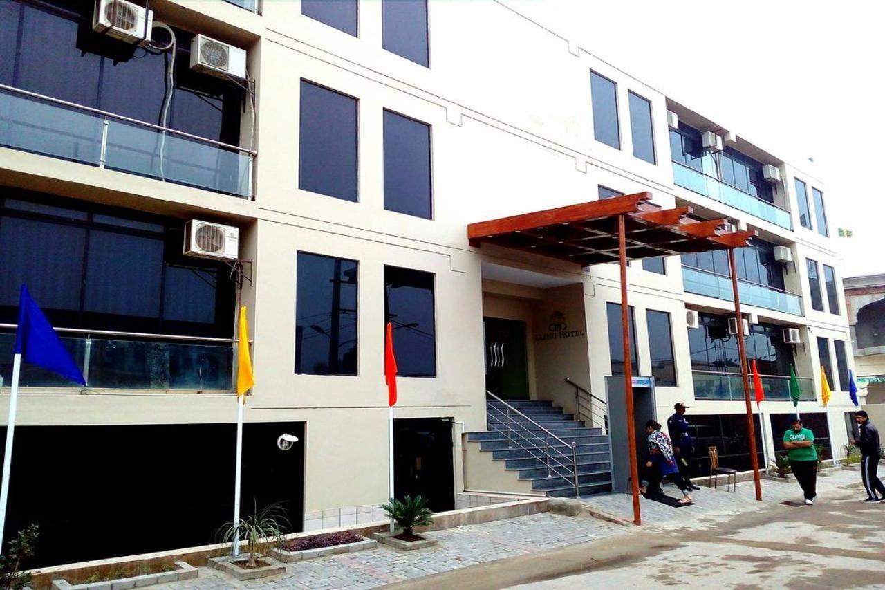 Bling Hotel International 물탄 외부 사진