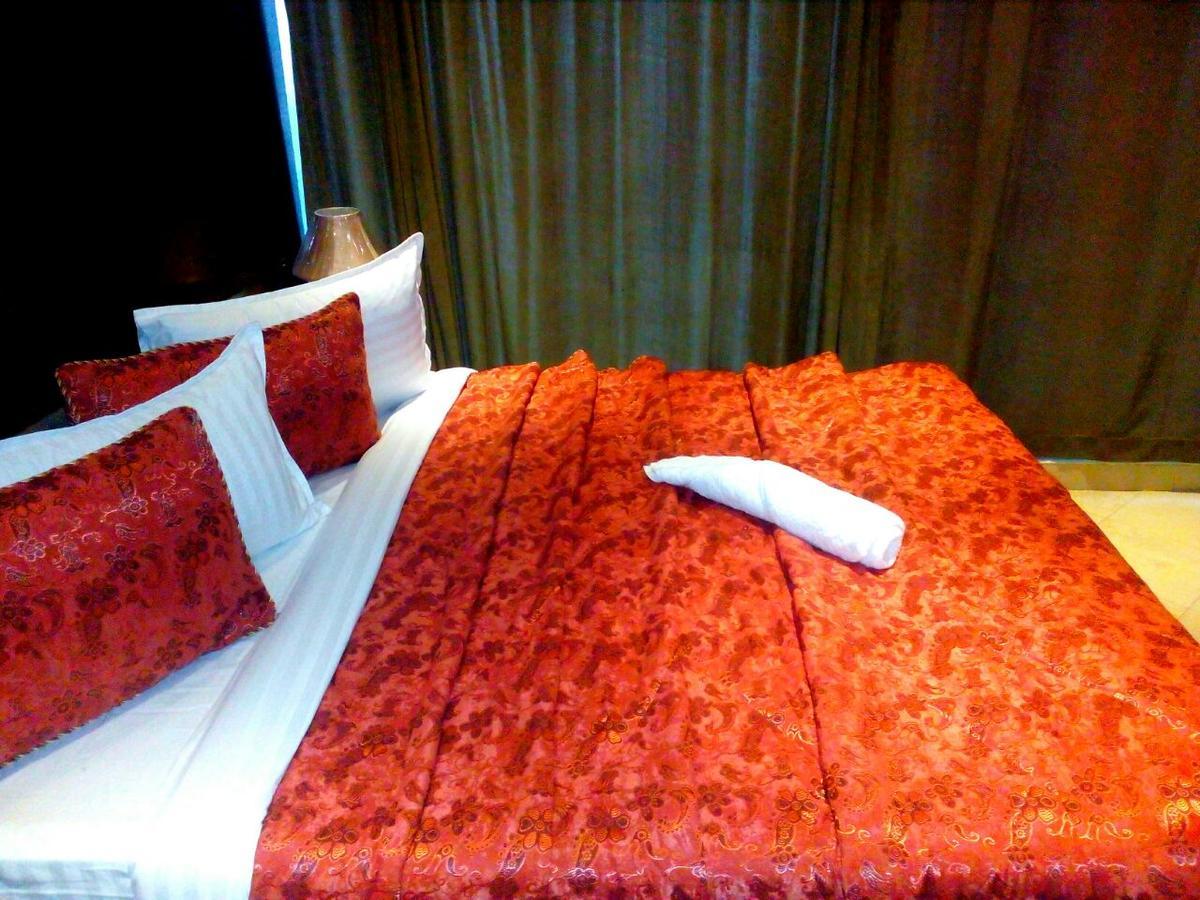 Bling Hotel International 물탄 외부 사진