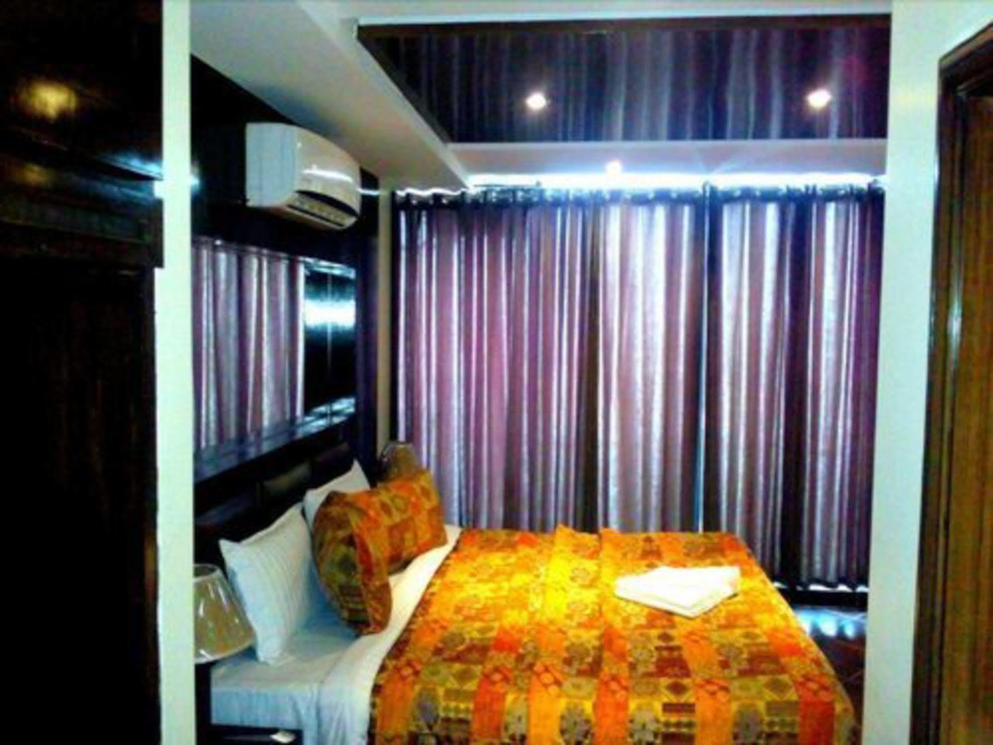 Bling Hotel International 물탄 외부 사진